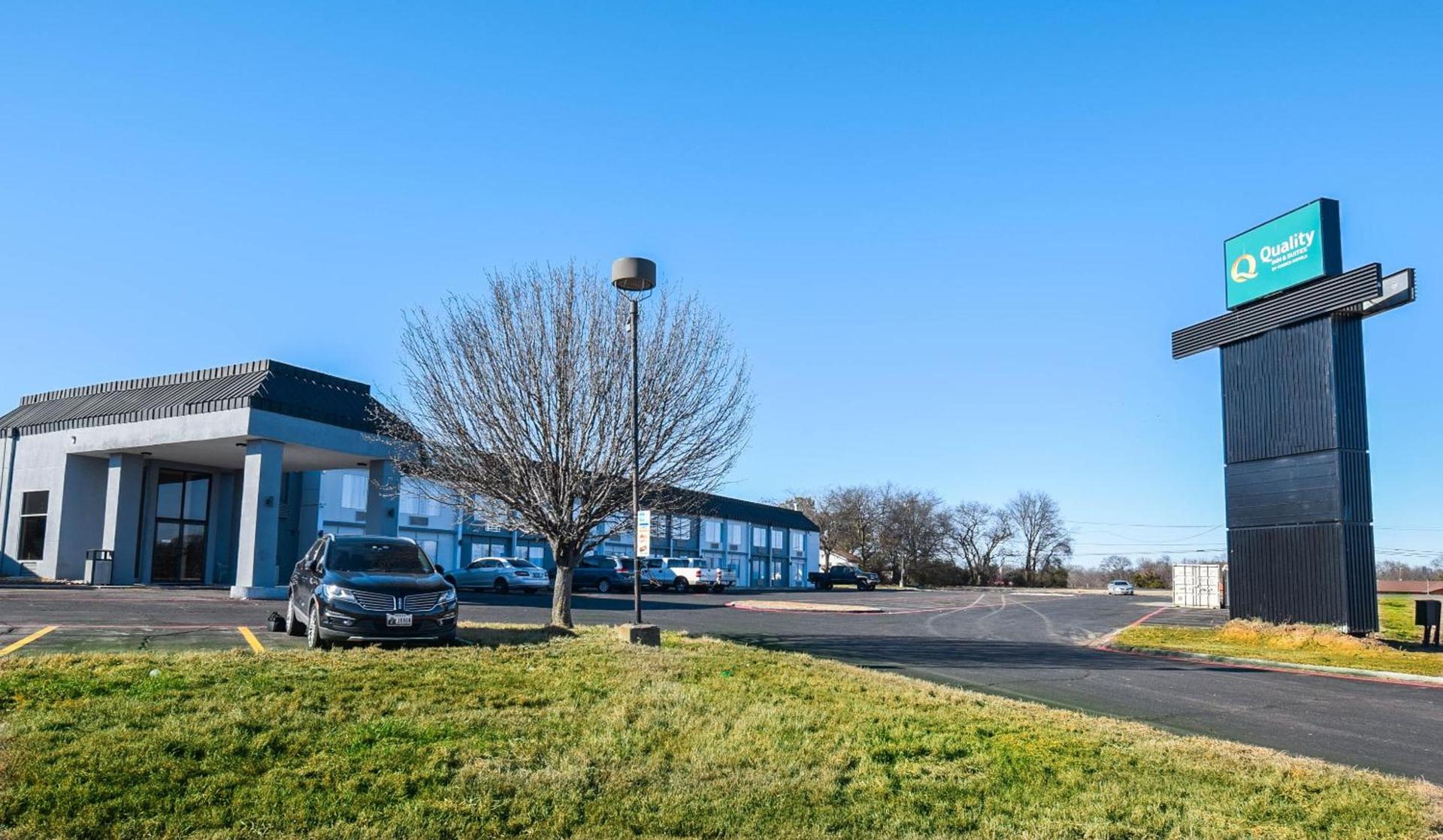 Quality Inn & Suites Sulphur Springs photo 37