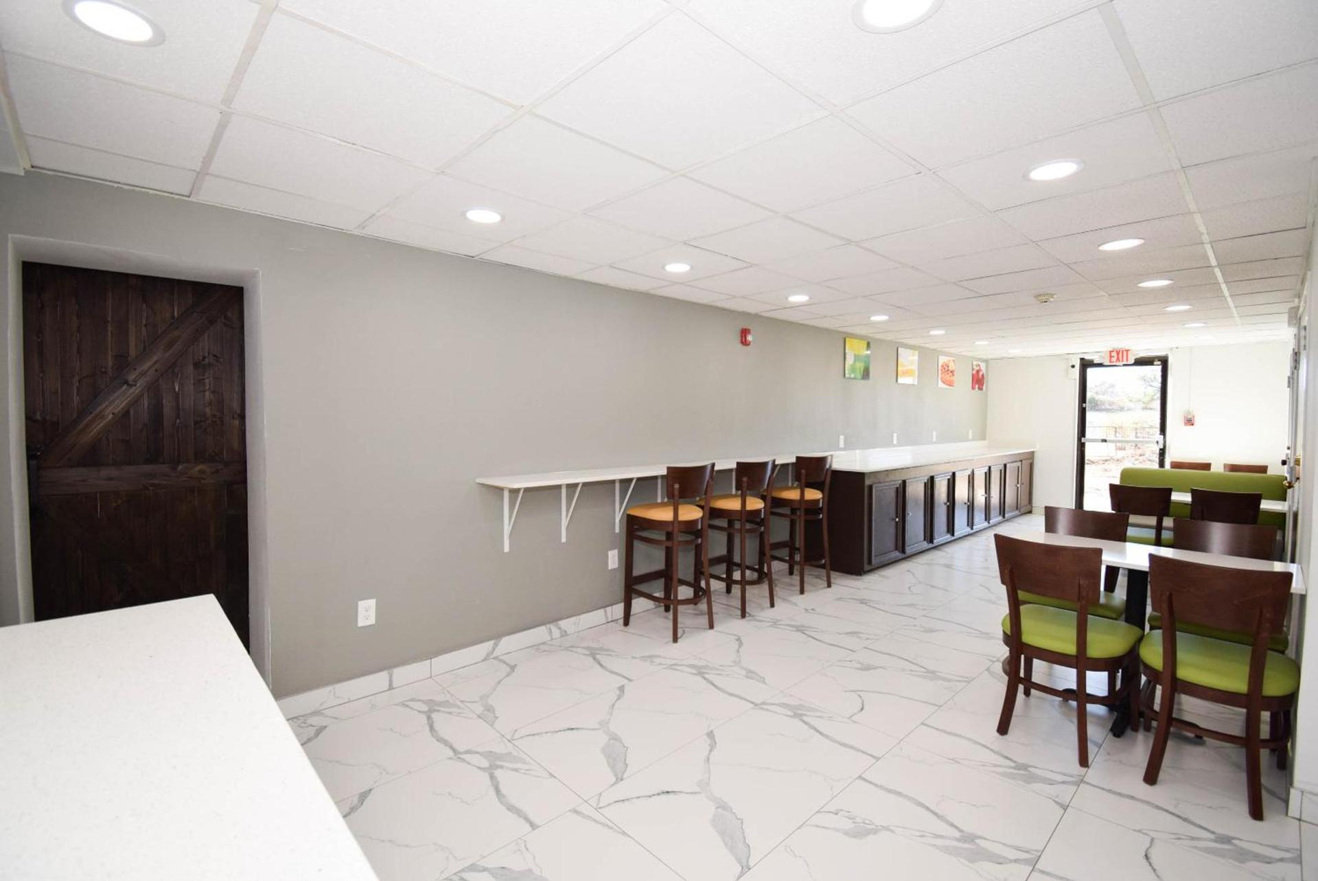 Quality Inn & Suites Sulphur Springs photo 41