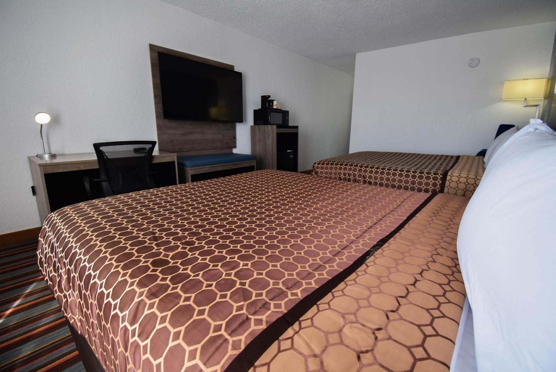 Quality Inn & Suites Sulphur Springs photo 51