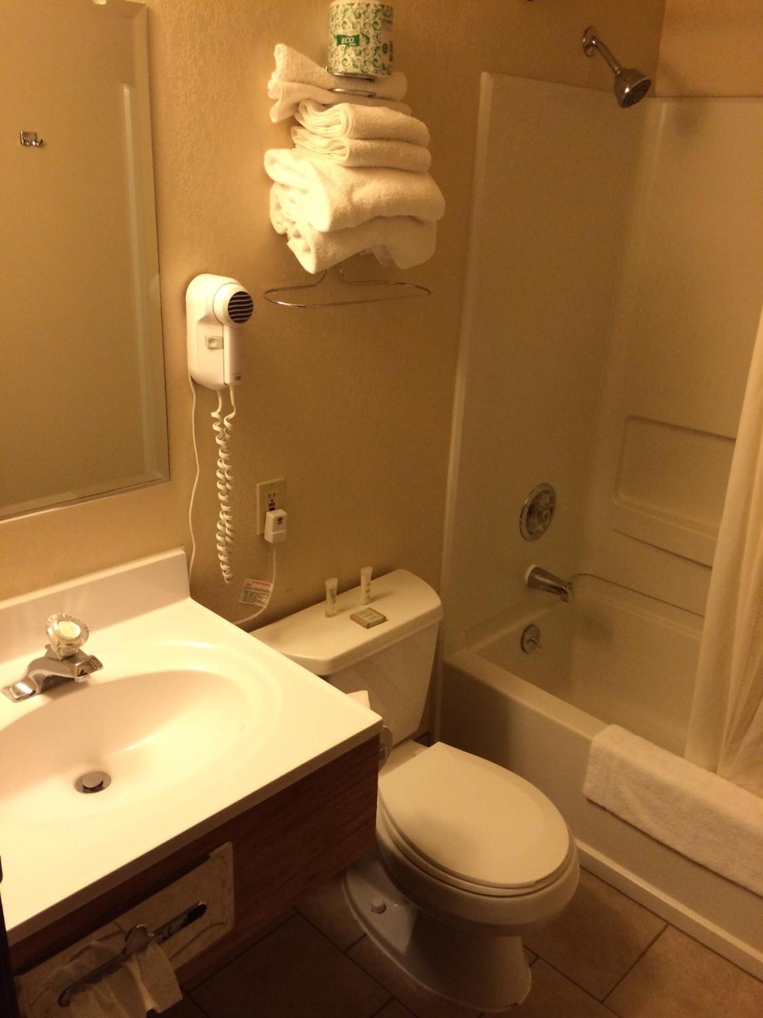 Super 8 by Wyndham Idaho Falls photo 29