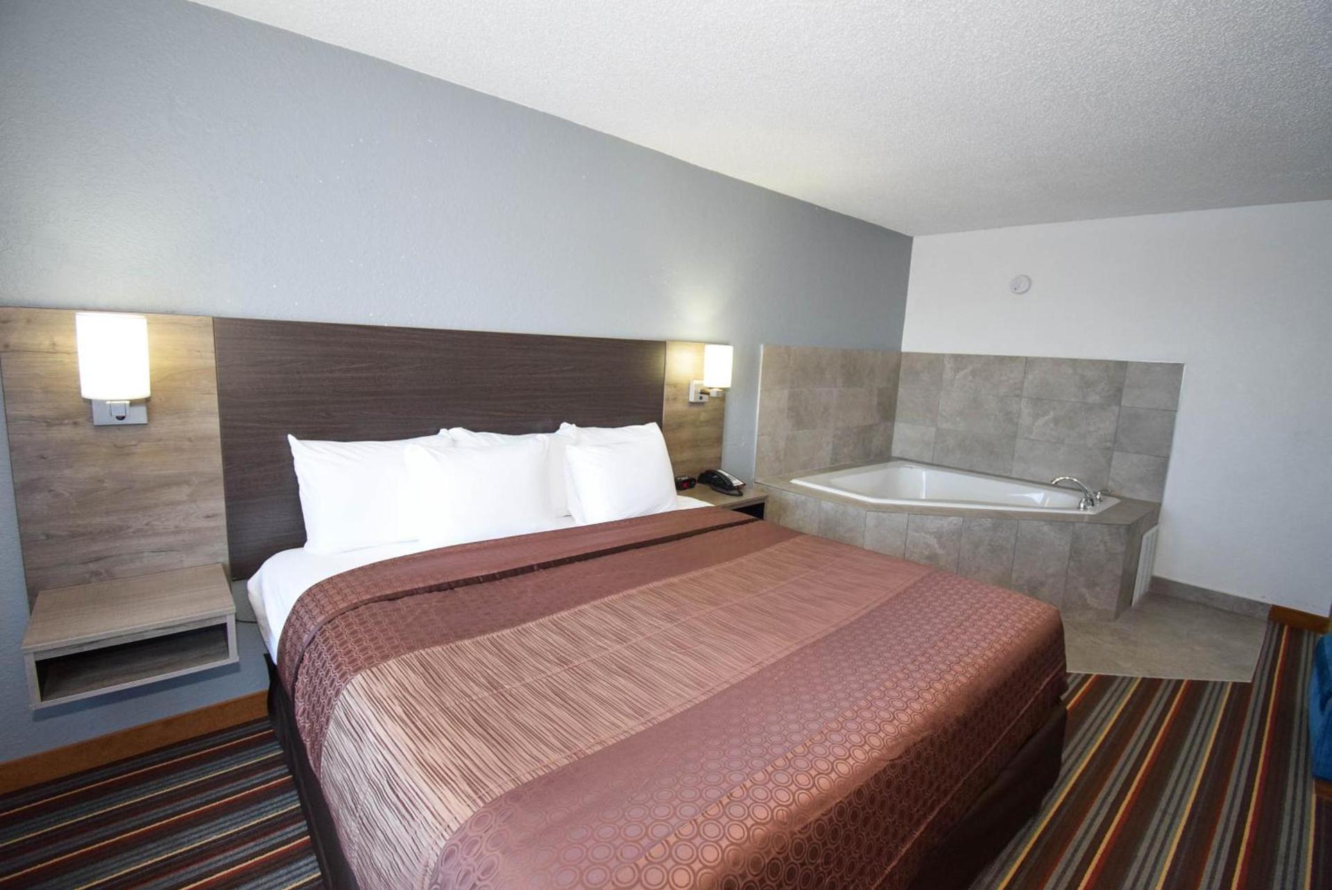 Quality Inn & Suites Sulphur Springs photo 78