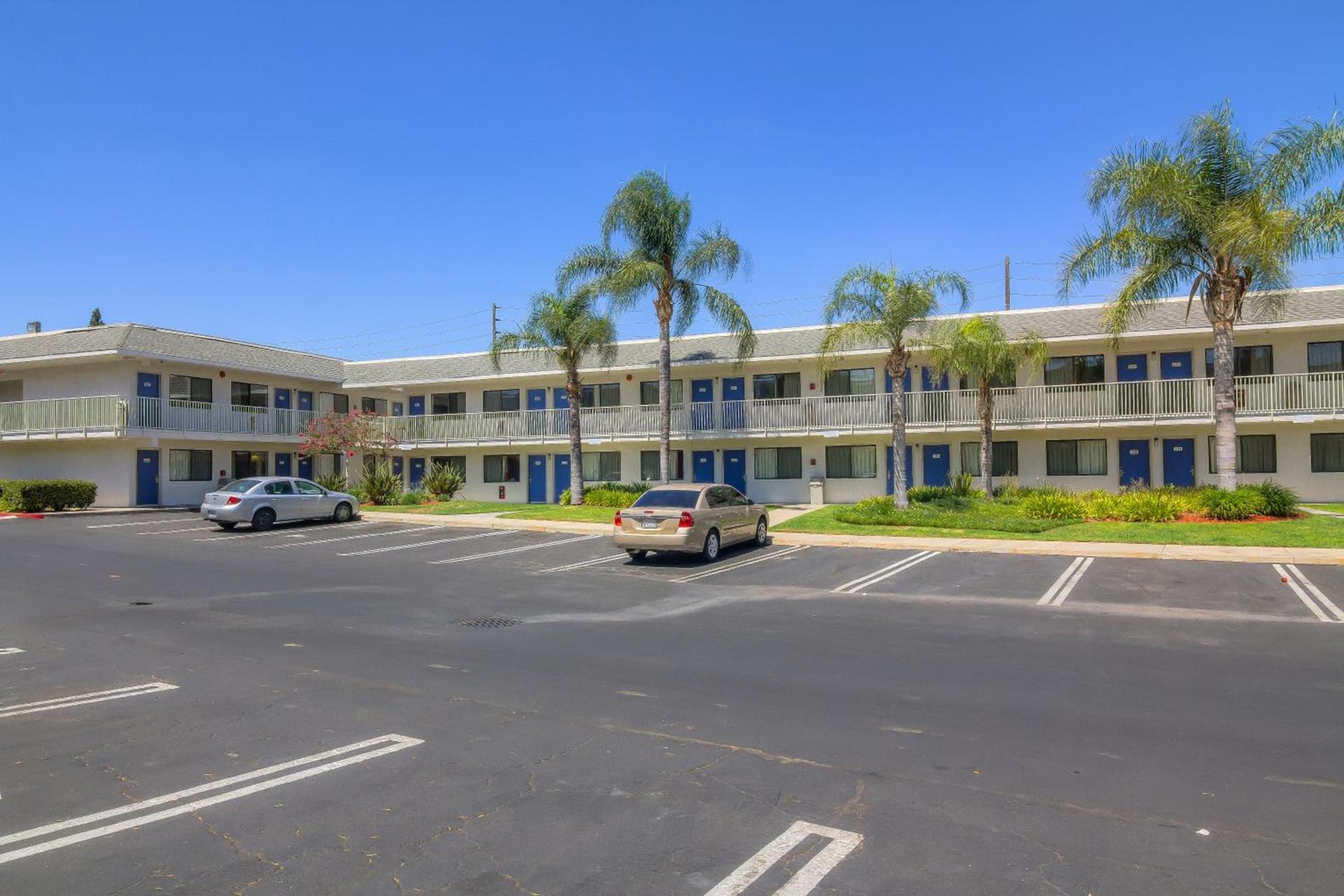 Vagabond Inn Sylmar photo 13