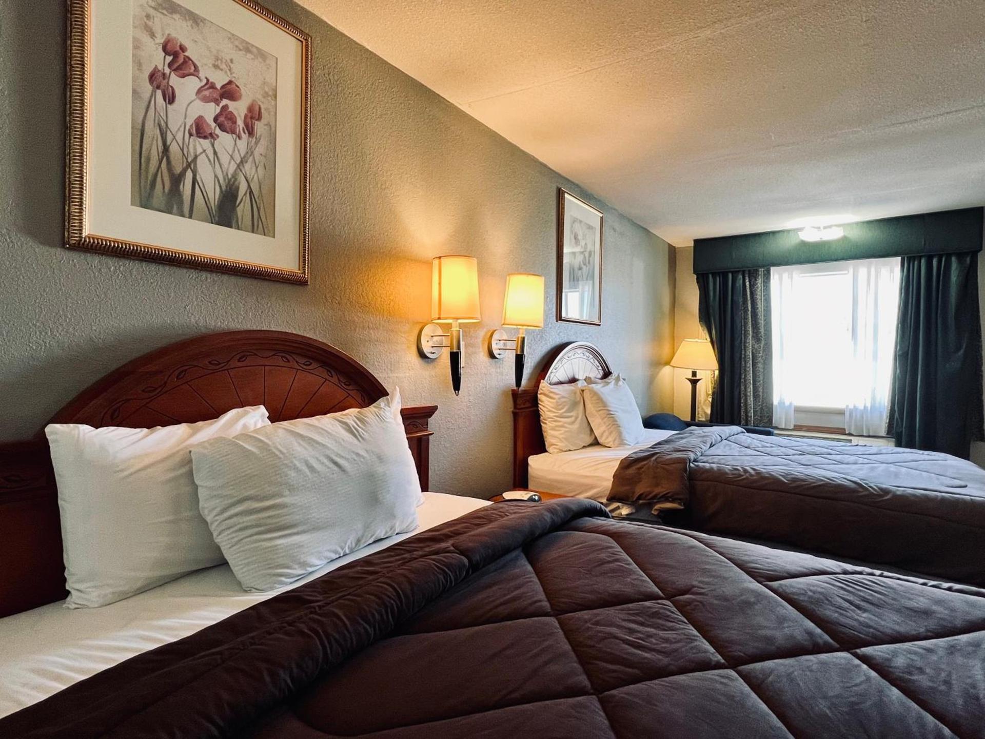 Ozark Inn & Suites photo 57