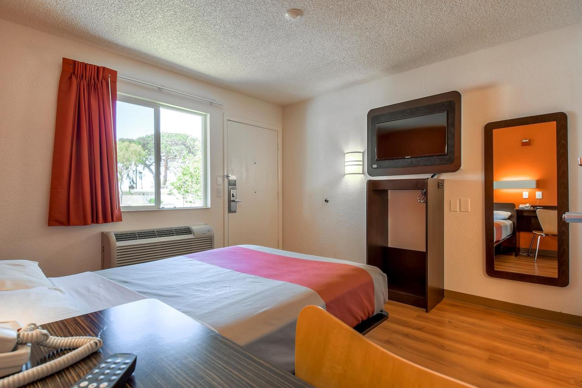 Motel 6-San Diego, CA - North photo 33