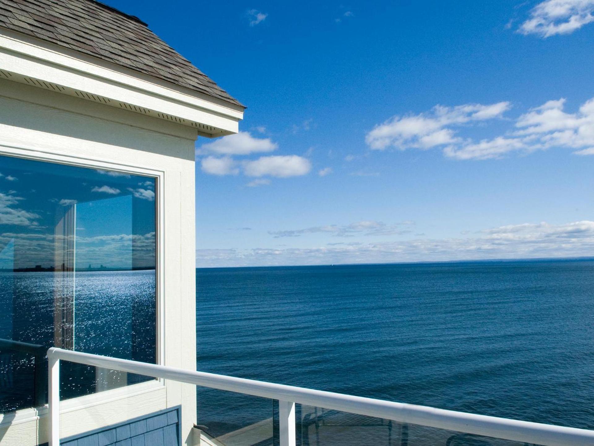 Beacon Pointe on Lake Superior photo 3