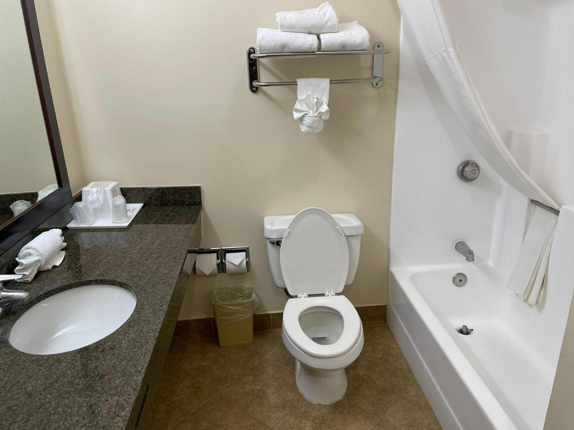 Ramada by Wyndham San Diego Poway Miramar photo 74