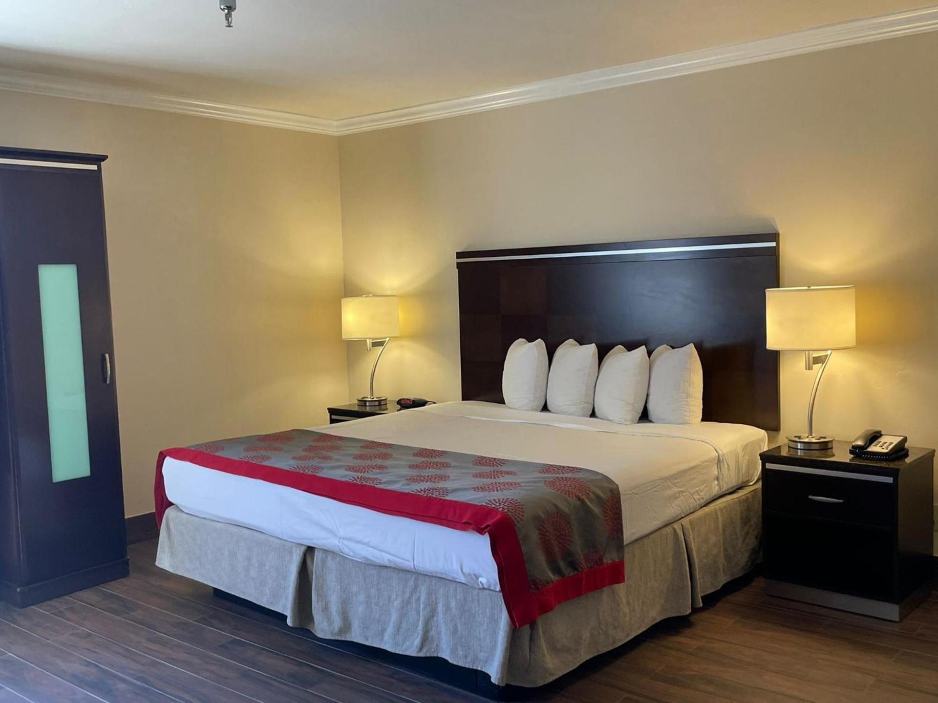 Ramada by Wyndham San Diego Poway Miramar photo 62