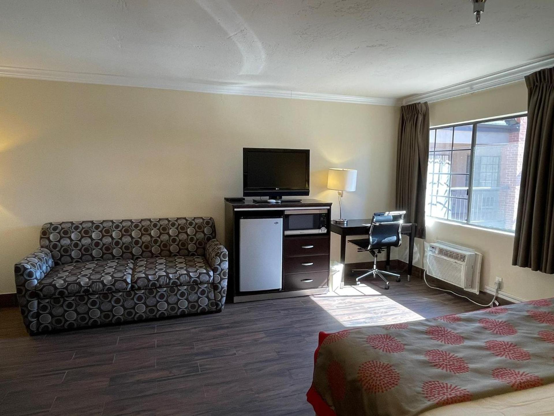 Ramada by Wyndham San Diego Poway Miramar photo 61