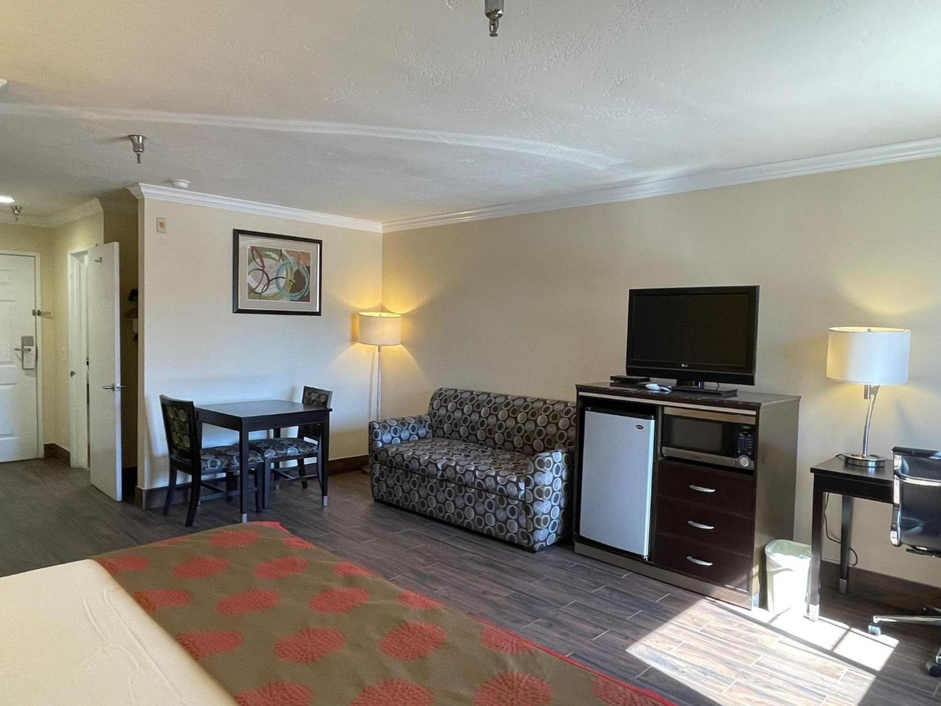 Ramada by Wyndham San Diego Poway Miramar photo 60