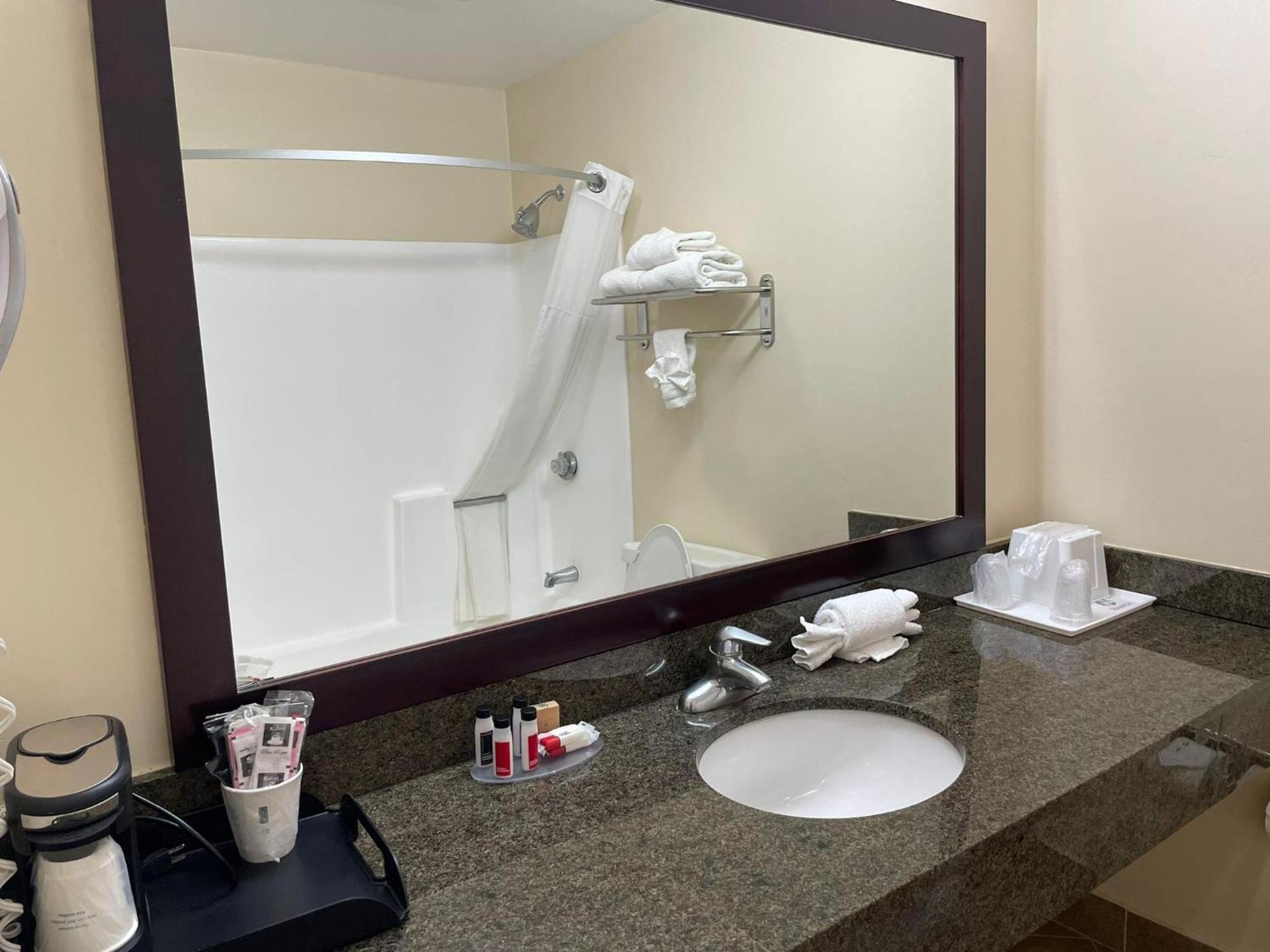 Ramada by Wyndham San Diego Poway Miramar photo 83