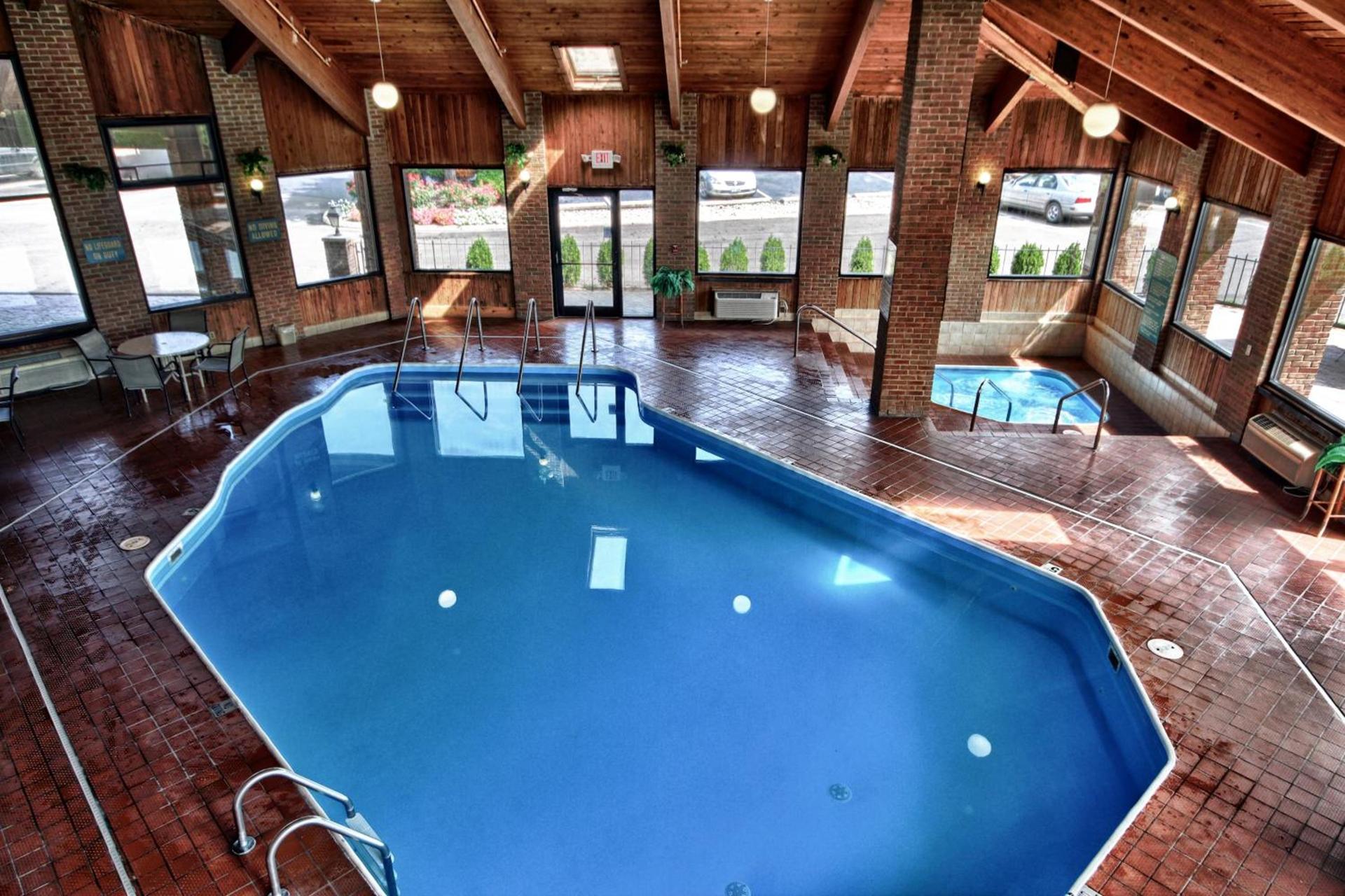 Christopher Inn and Suites photo 18