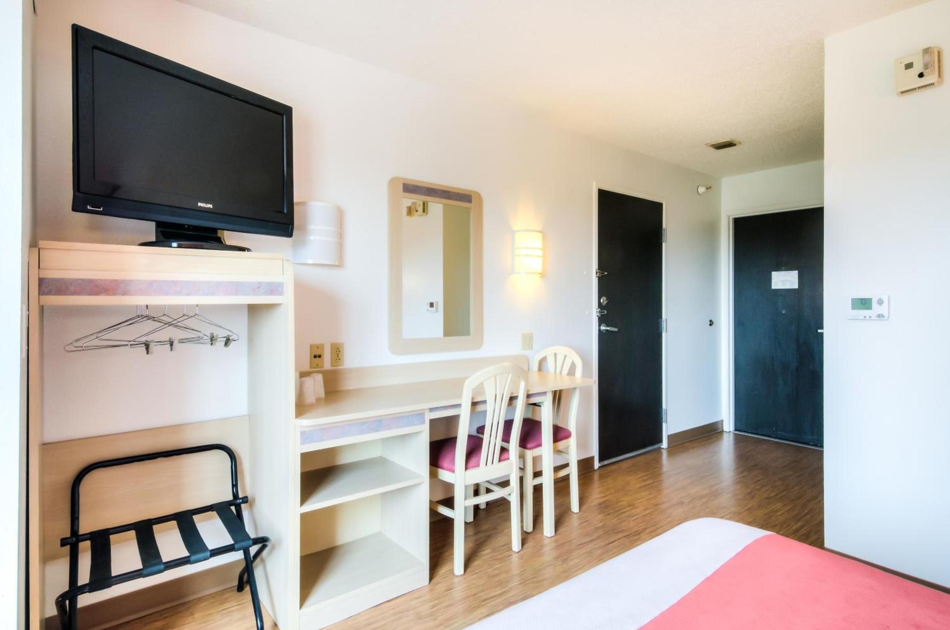 Motel 6-Joliet, IL - Chicago - I-55 photo 10