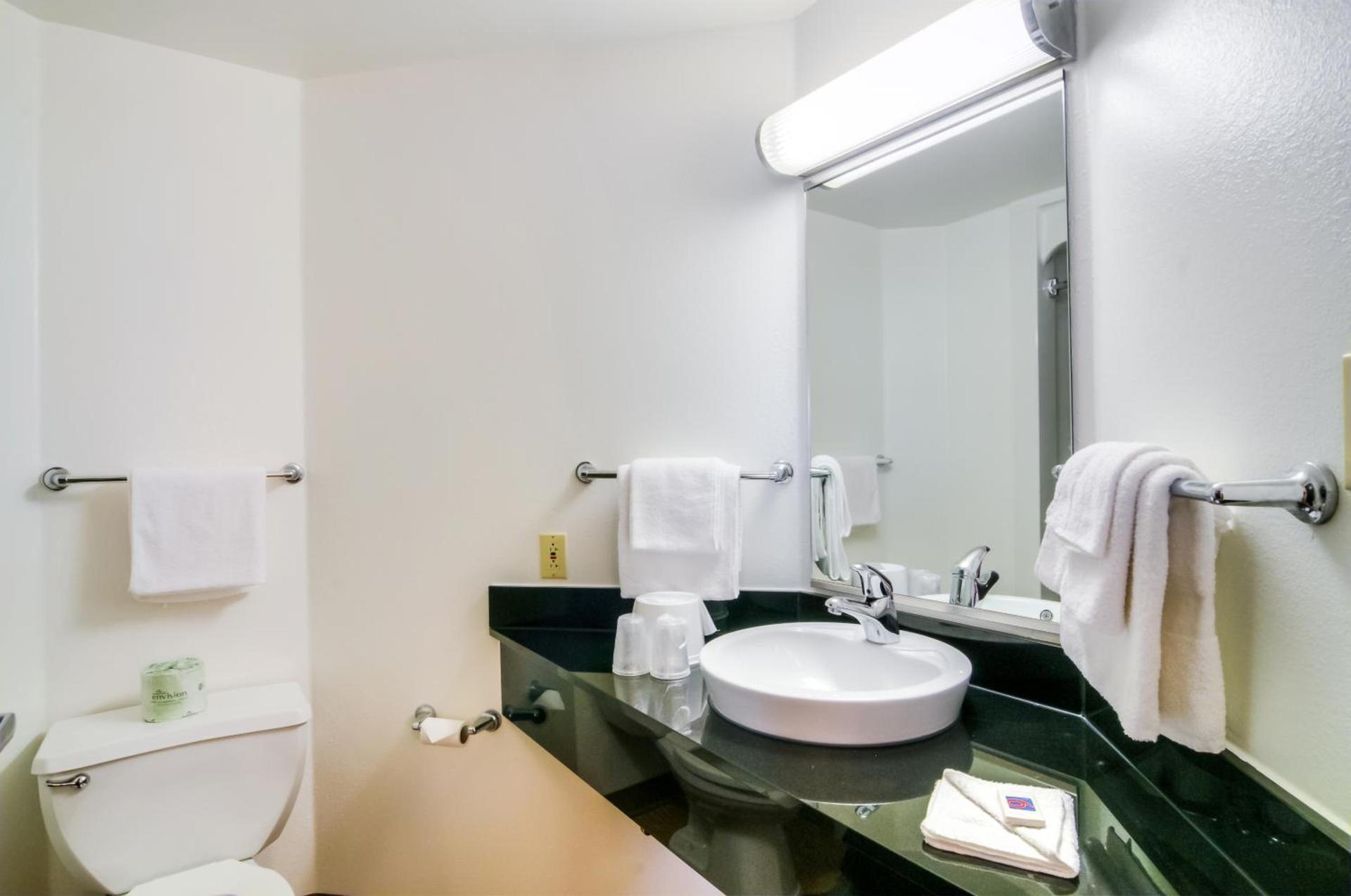 Motel 6-Joliet, IL - Chicago - I-55 photo 11