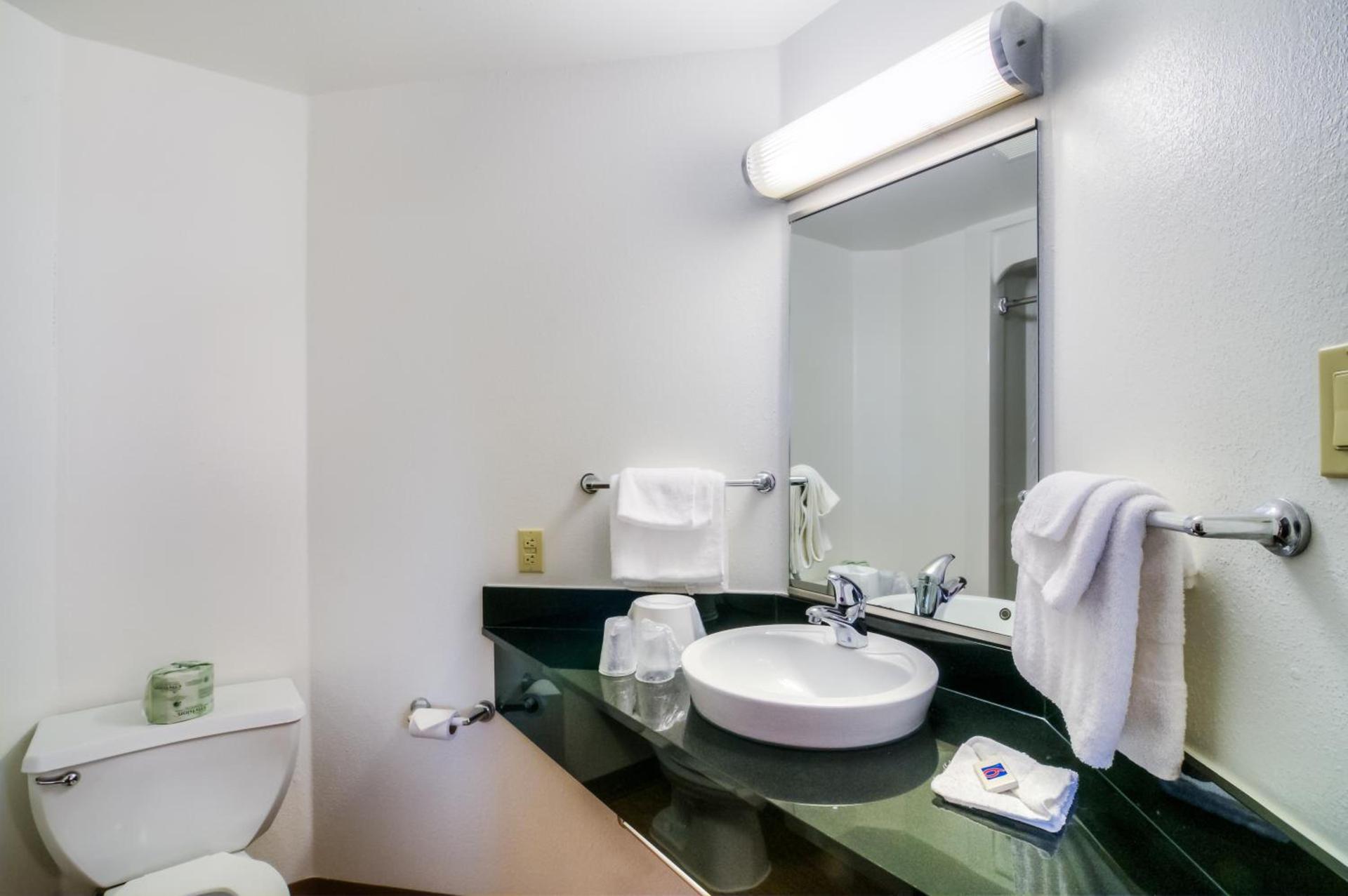 Motel 6-Joliet, IL - Chicago - I-55 photo 12