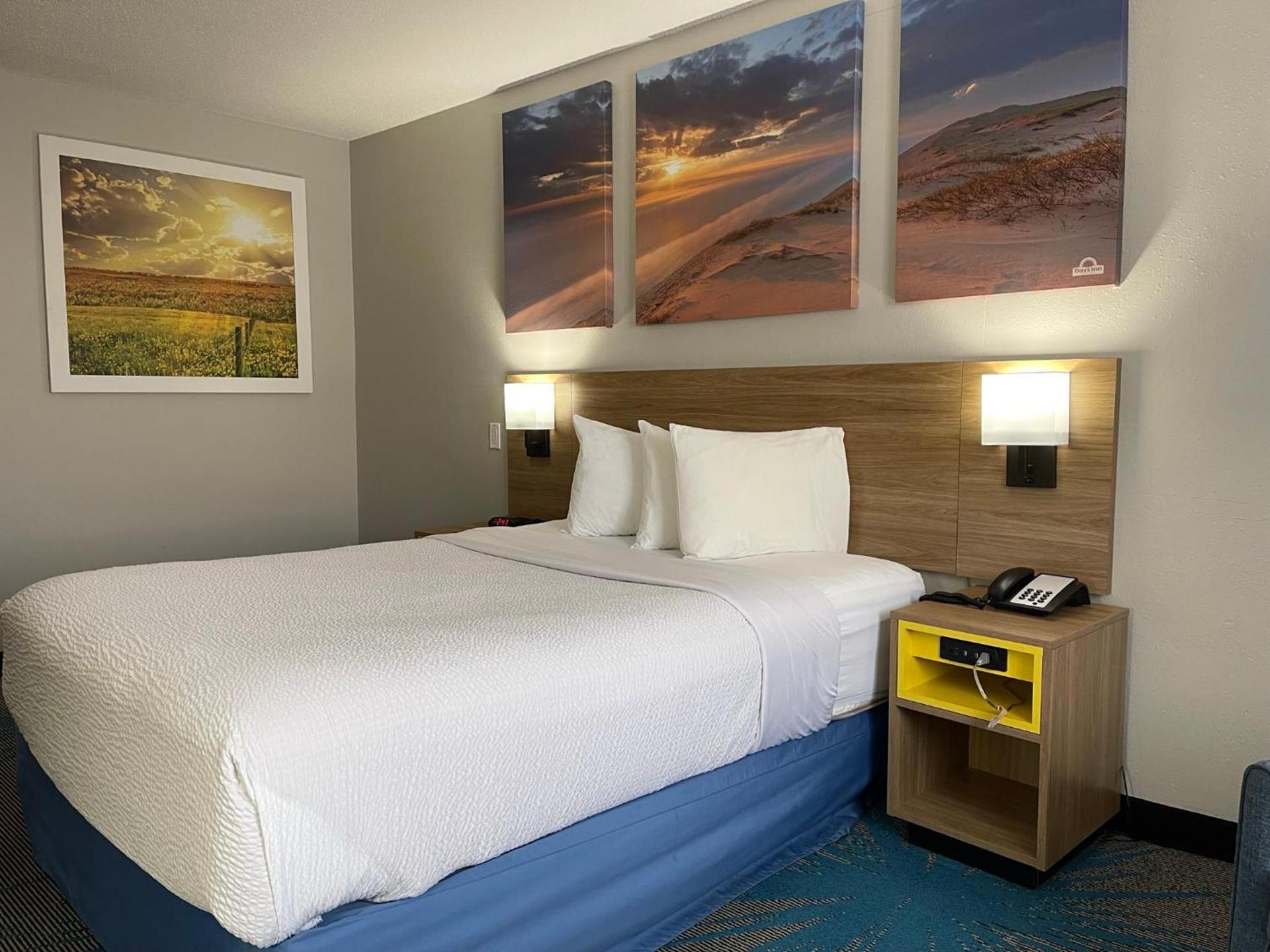 Days Inn by Wyndham Colby photo 40