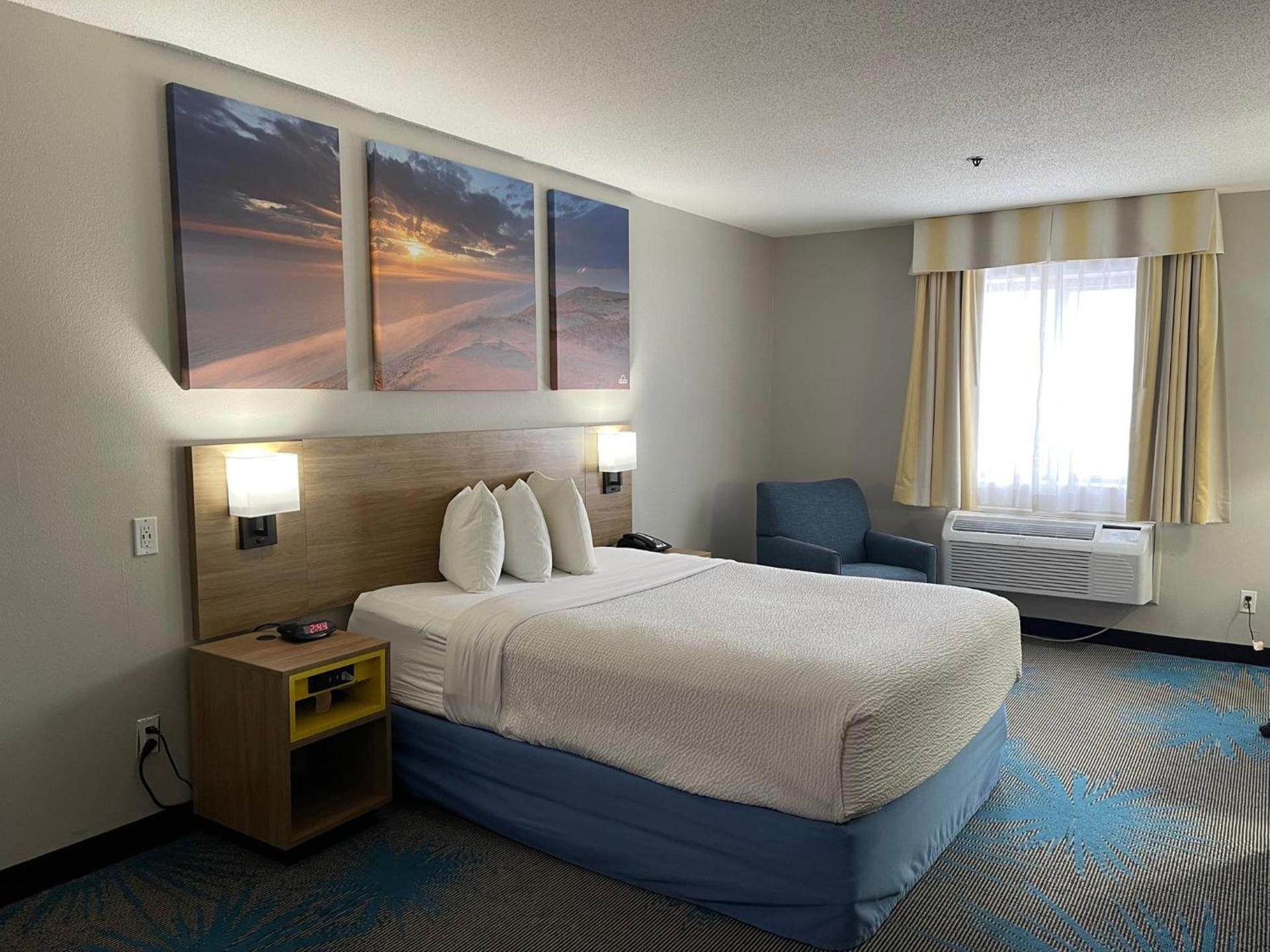 Days Inn by Wyndham Colby photo 42