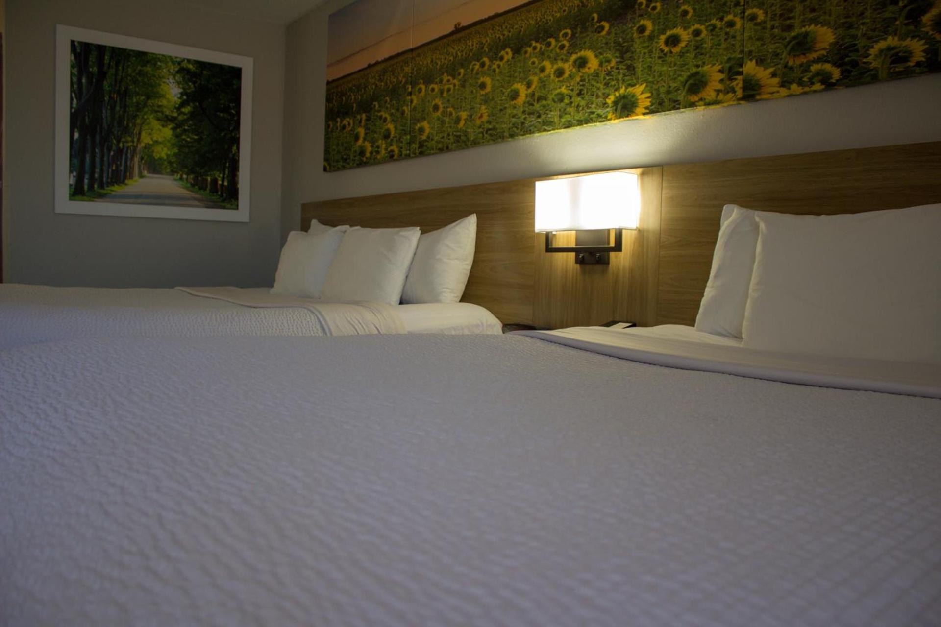 Days Inn by Wyndham Colby photo 49