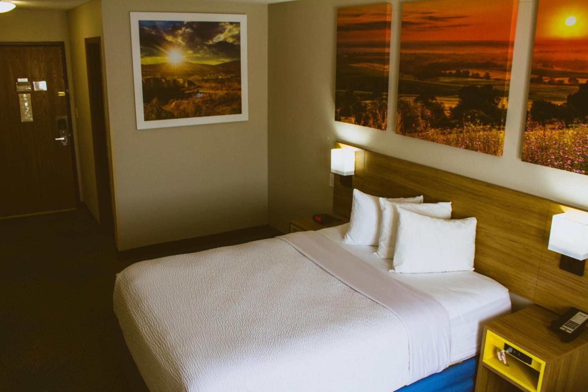 Days Inn by Wyndham Colby photo 61