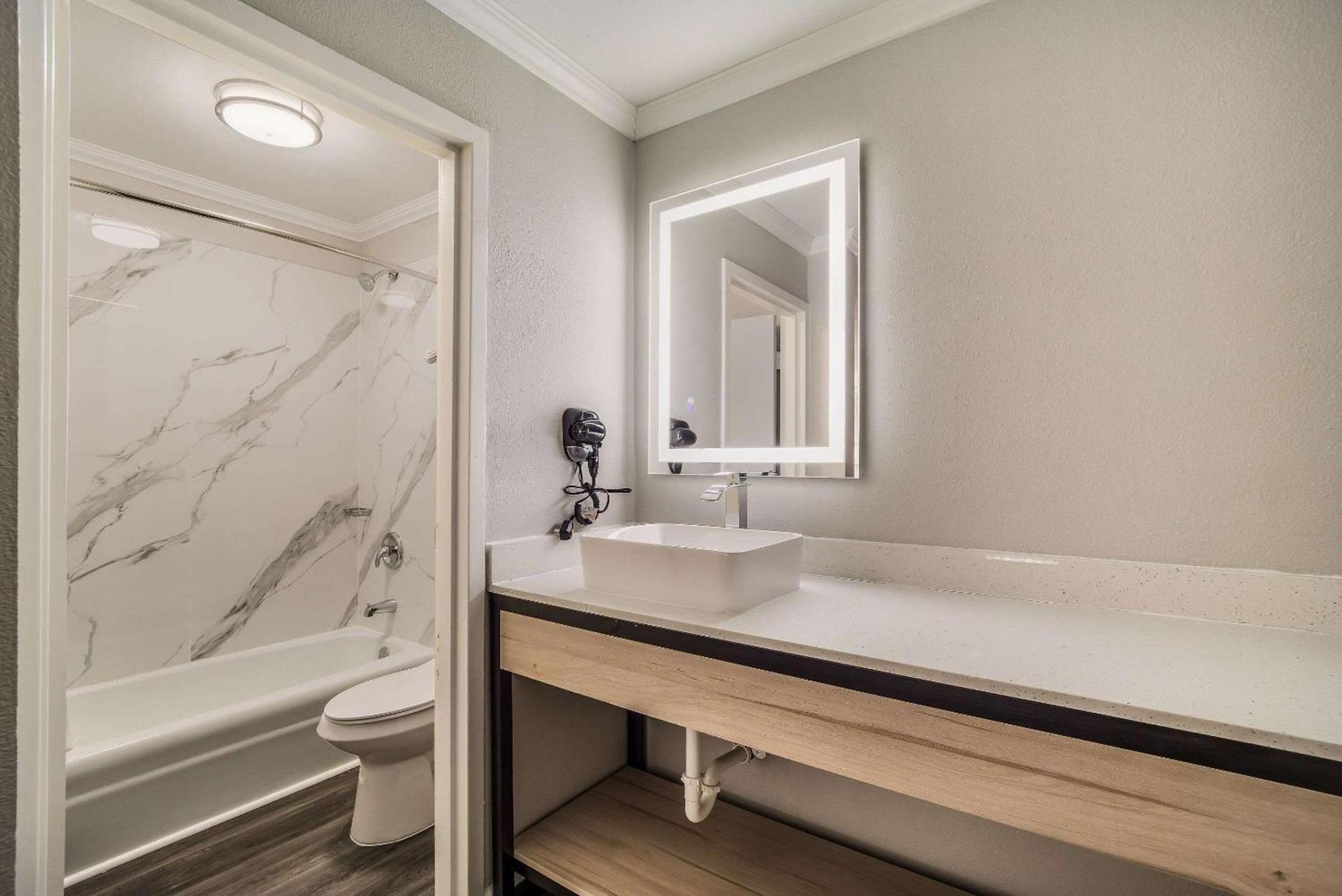 MainStay Suites Florence - Darlington photo 18