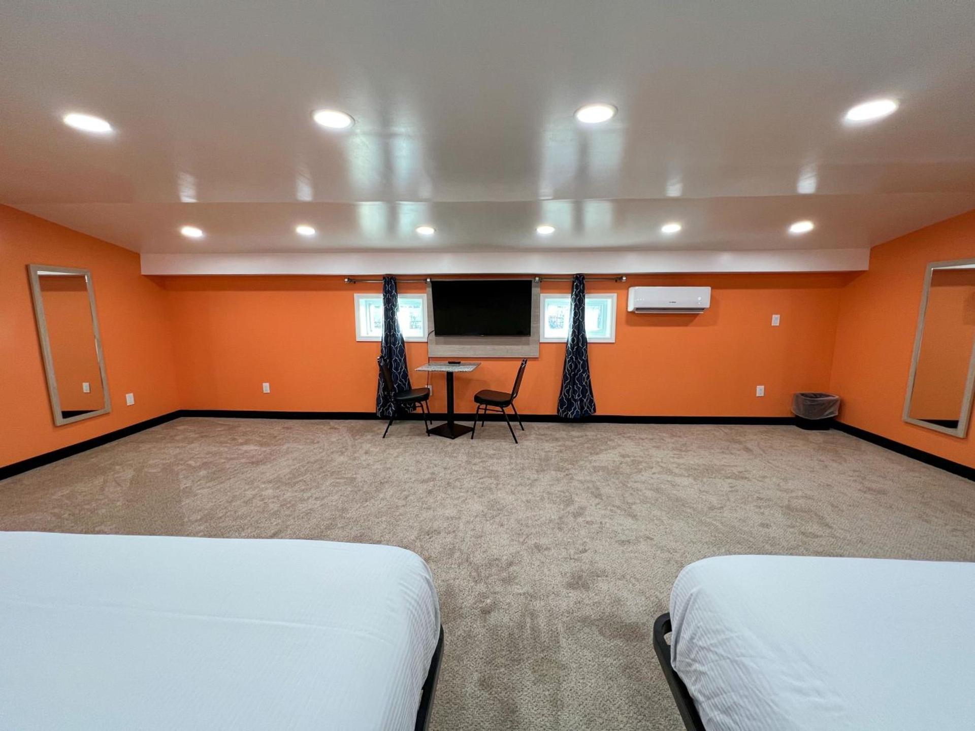 Hollywood Motel photo 11