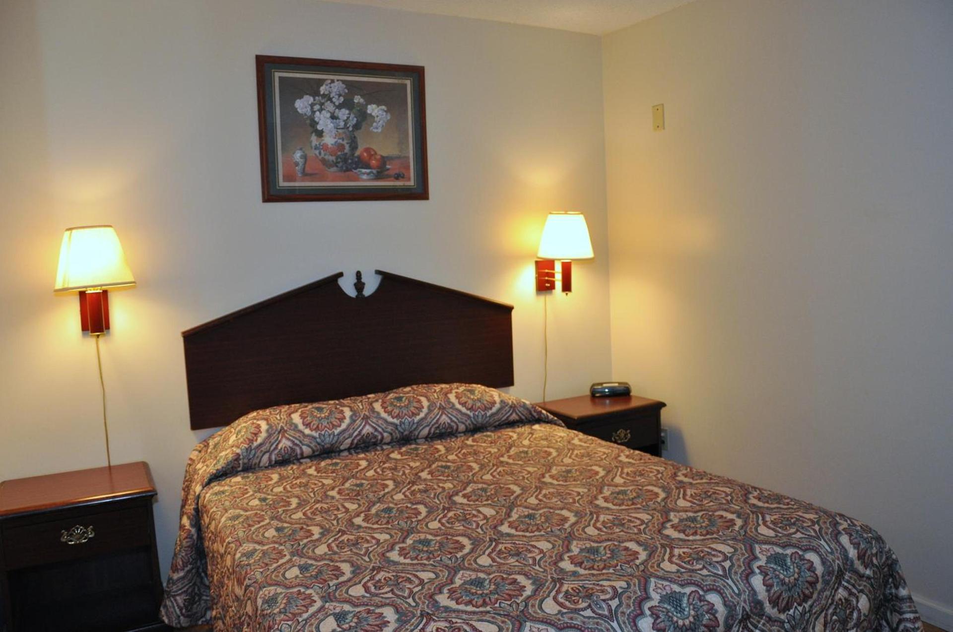 MERRIMAC INN & SUITES photo 13