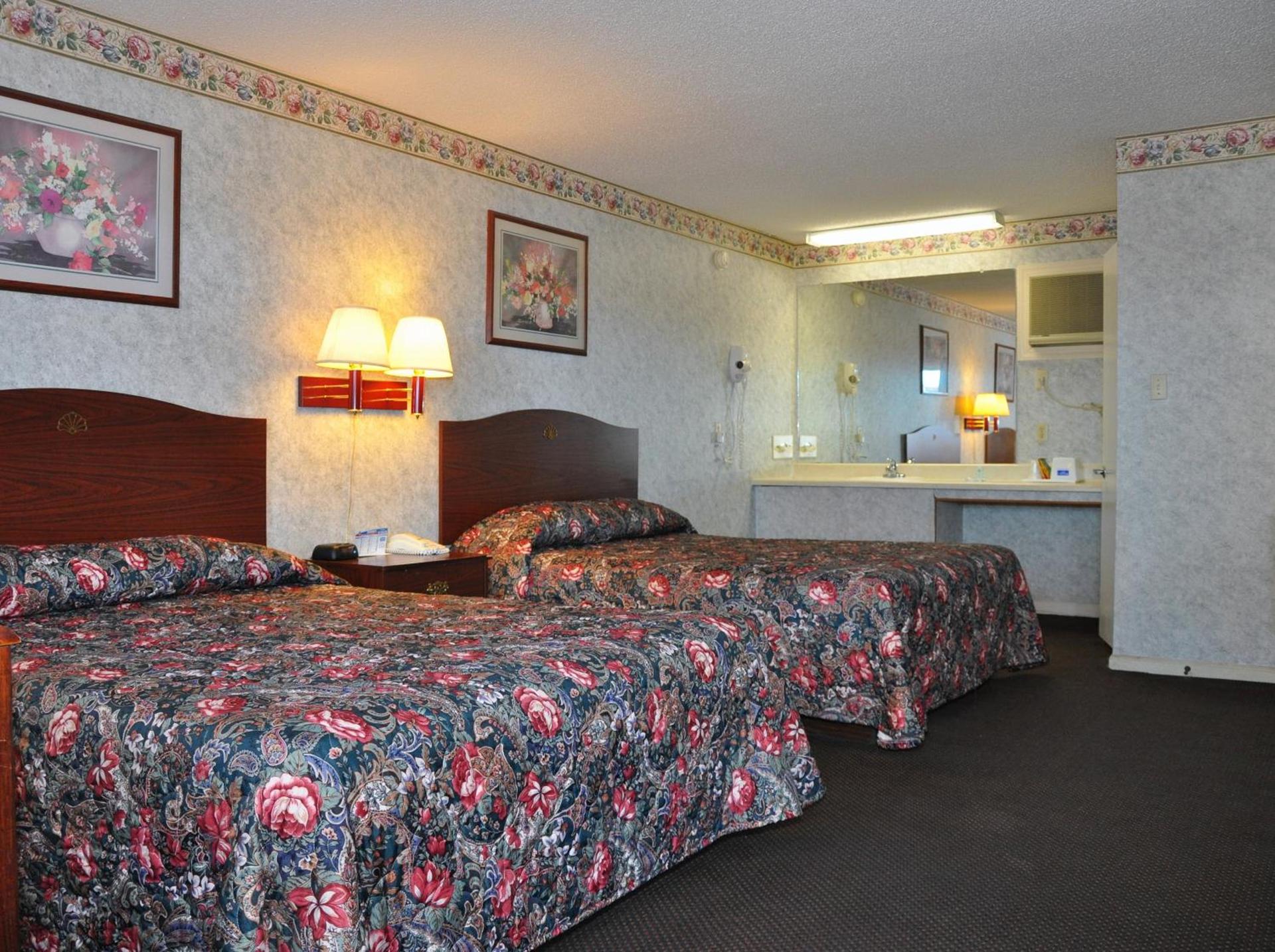 MERRIMAC INN & SUITES photo 9