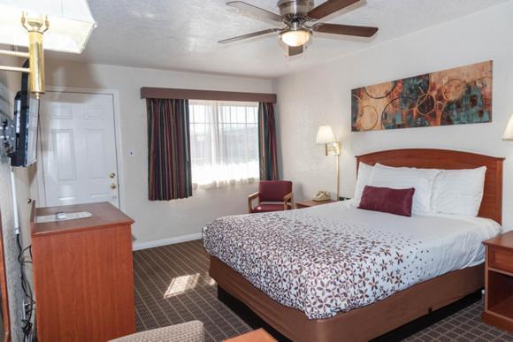 Esquire Inn photo 19