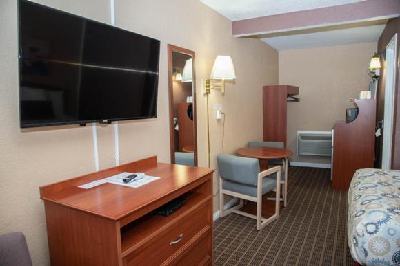Esquire Inn photo 26