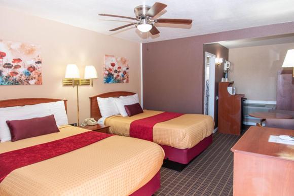 Esquire Inn photo 30