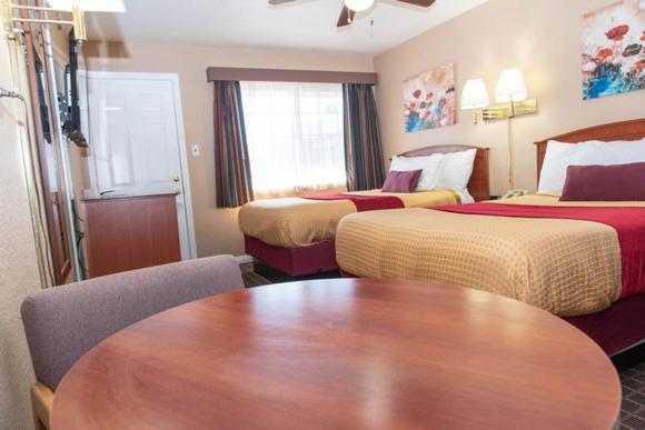Esquire Inn photo 27