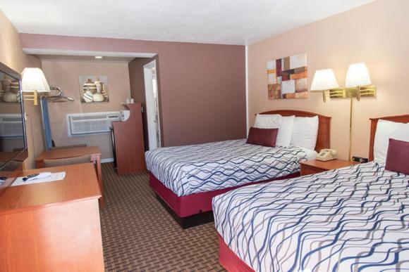 Esquire Inn photo 34