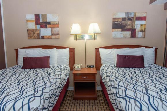 Esquire Inn photo 32