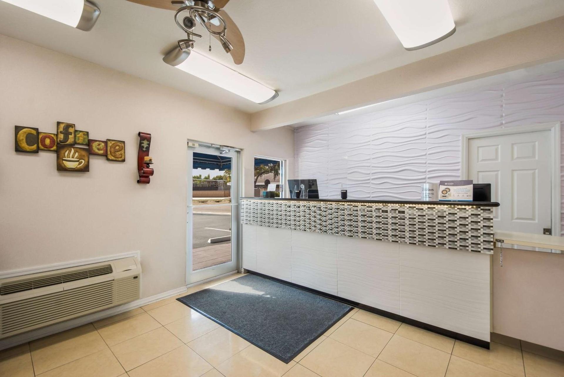 SureStay Hotel by Best Western Sarasota Lido Beach photo 4