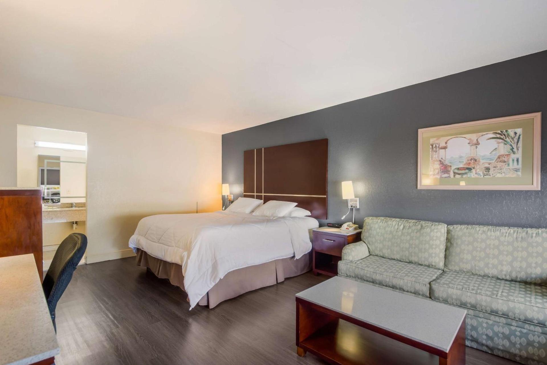 SureStay Hotel by Best Western Sarasota Lido Beach photo 15