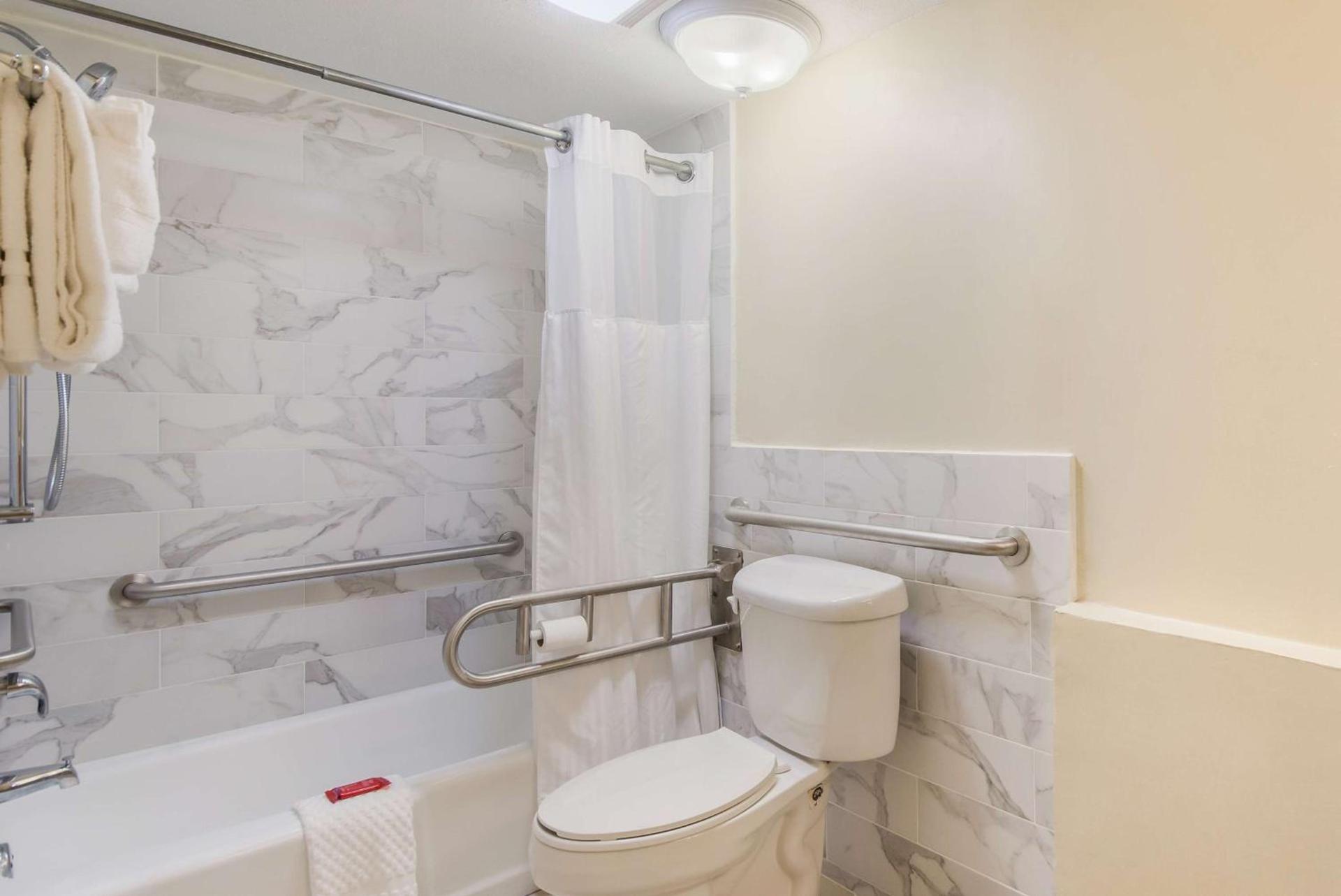 SureStay Hotel by Best Western Sarasota Lido Beach photo 26