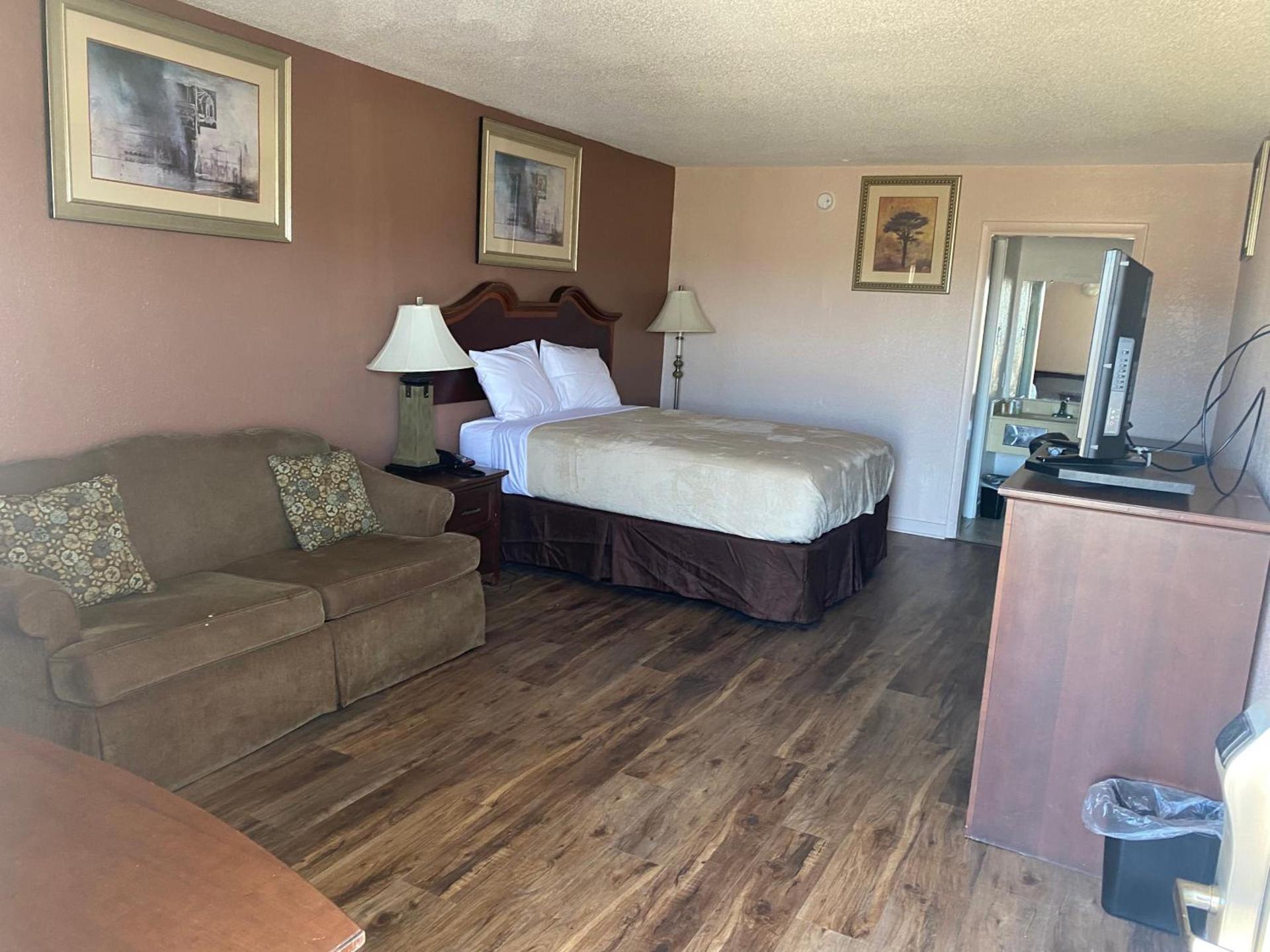 Luxury Inn photo 14