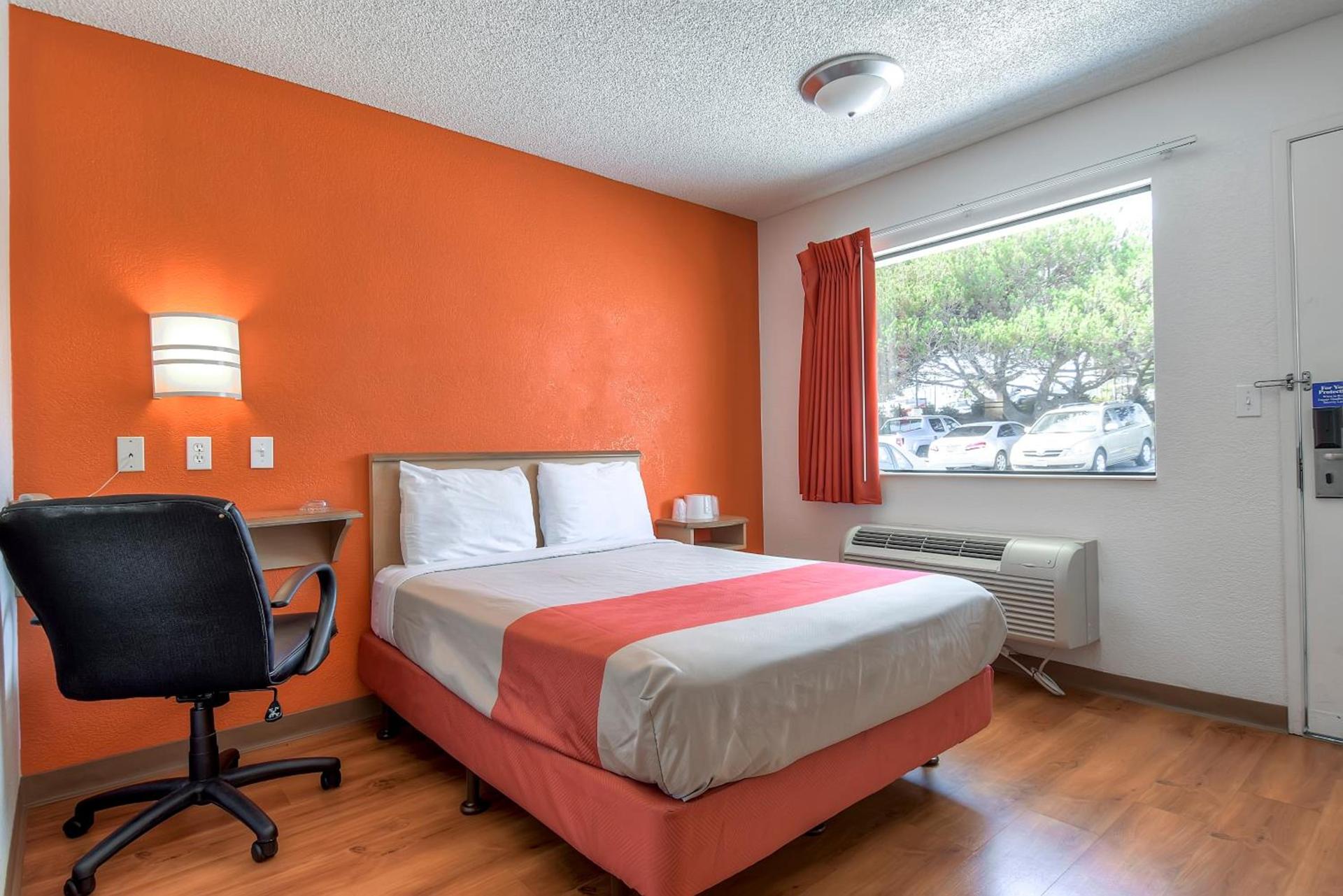 Motel 6-Carlsbad, CA - East Near LEGOLAND photo 24