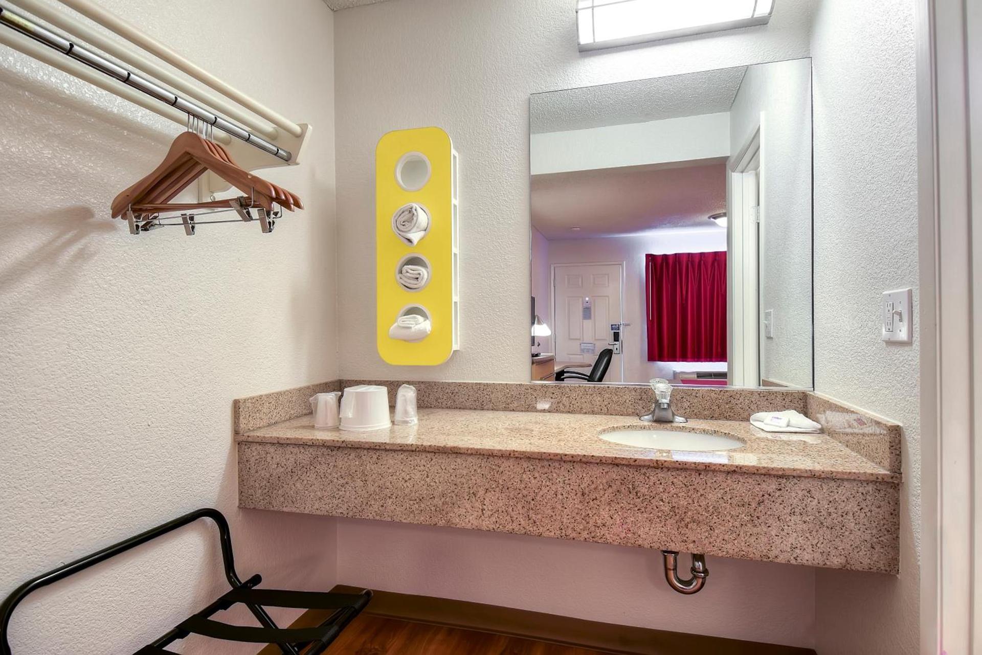 Motel 6-Carlsbad, CA - East Near LEGOLAND photo 29