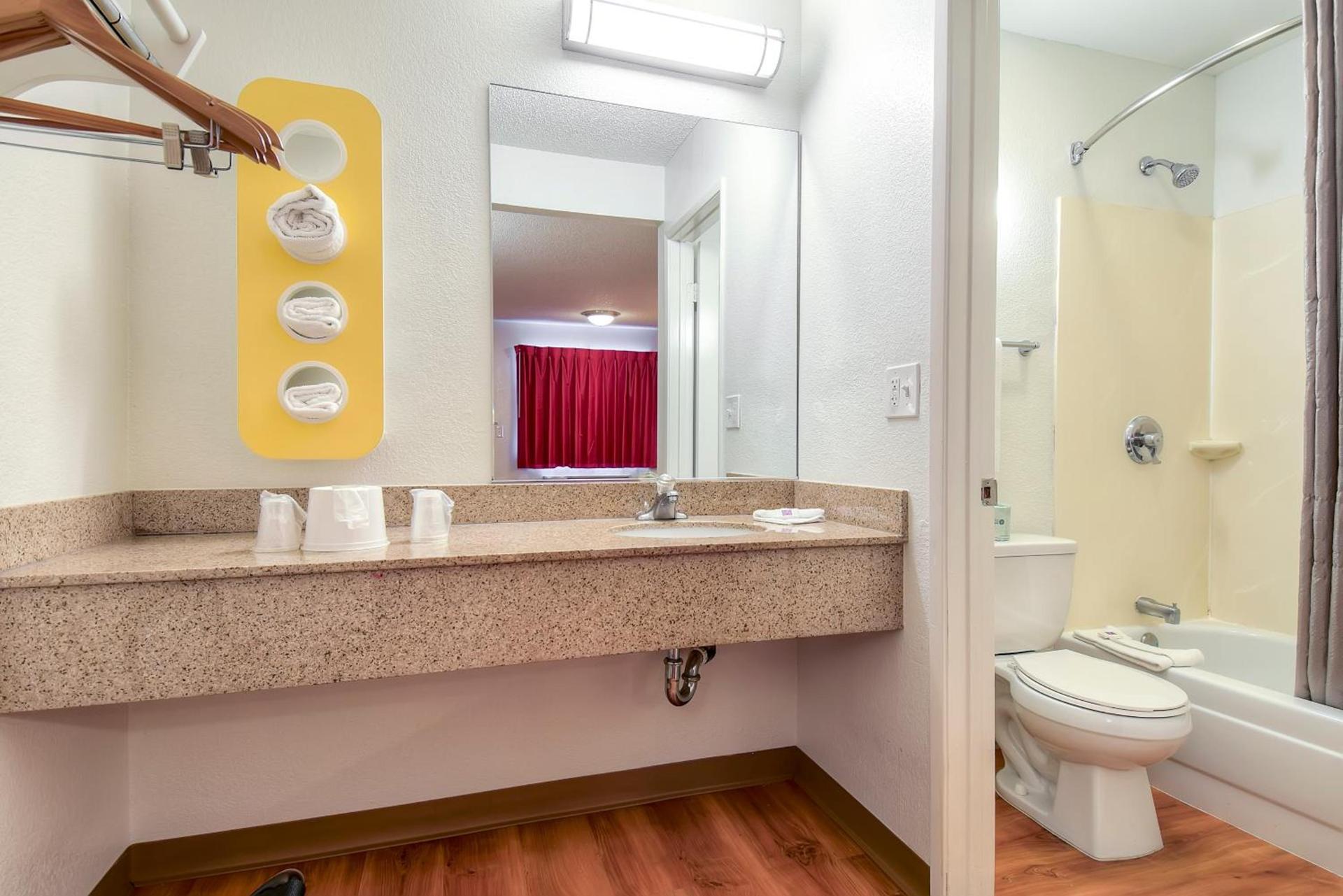 Motel 6-Carlsbad, CA - East Near LEGOLAND photo 27