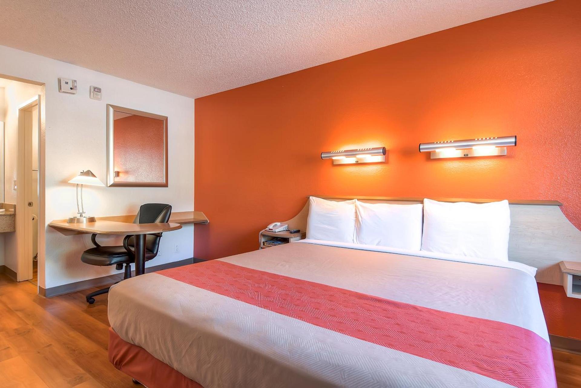 Motel 6-Carlsbad, CA - East Near LEGOLAND photo 34