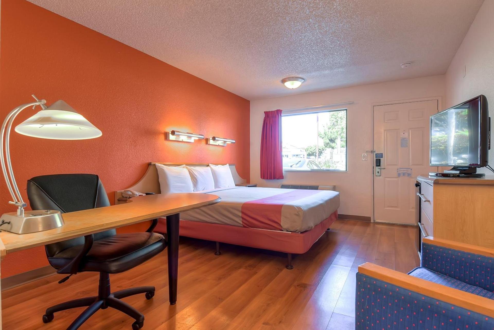 Motel 6-Carlsbad, CA - East Near LEGOLAND photo 31