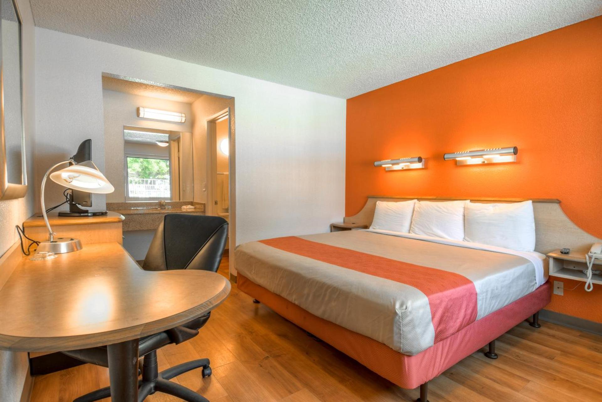 Motel 6-Carlsbad, CA - East Near LEGOLAND photo 28