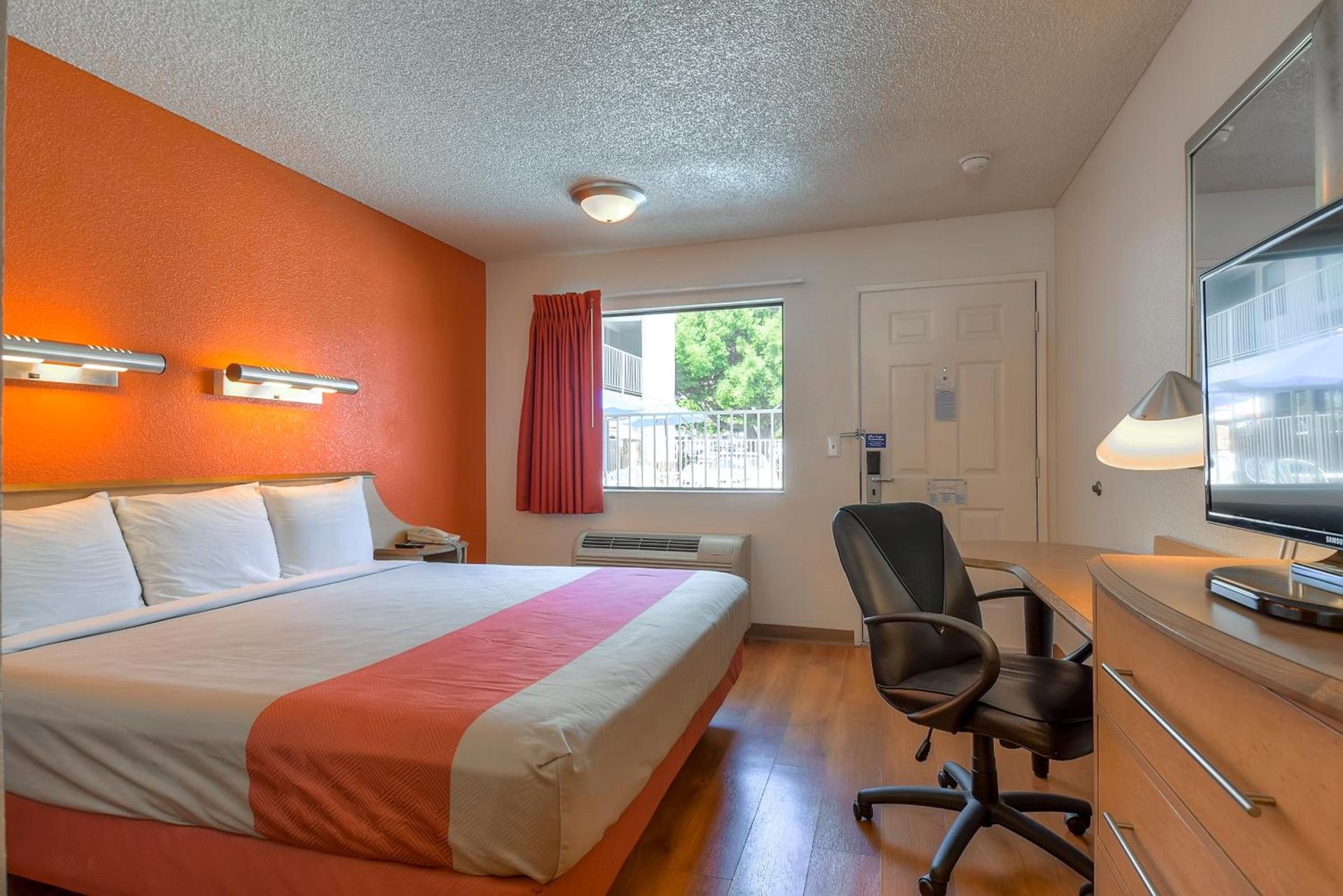 Motel 6-Carlsbad, CA - East Near LEGOLAND photo 33