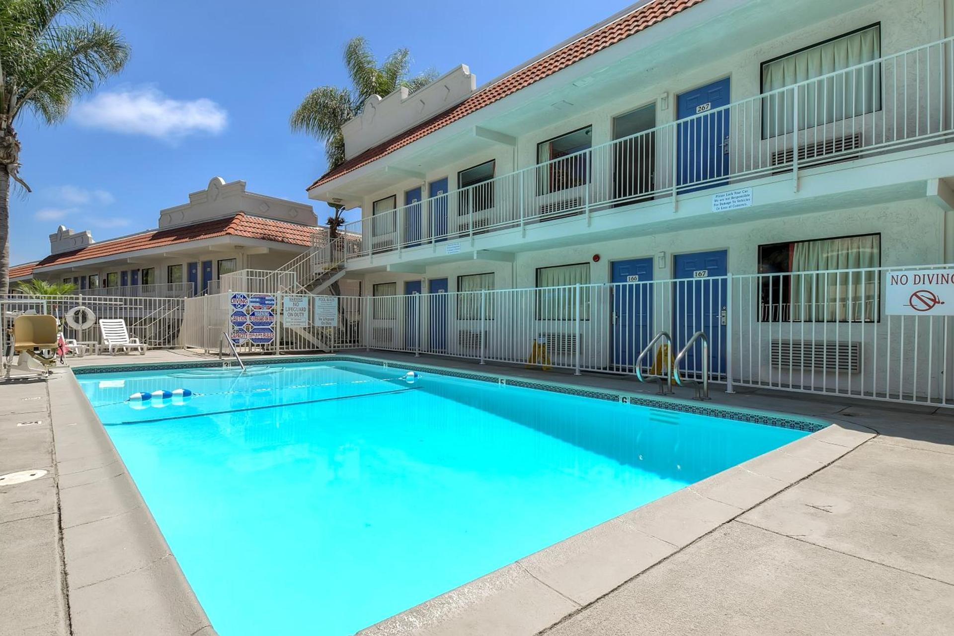 Motel 6-Carlsbad, CA - East Near LEGOLAND photo 20