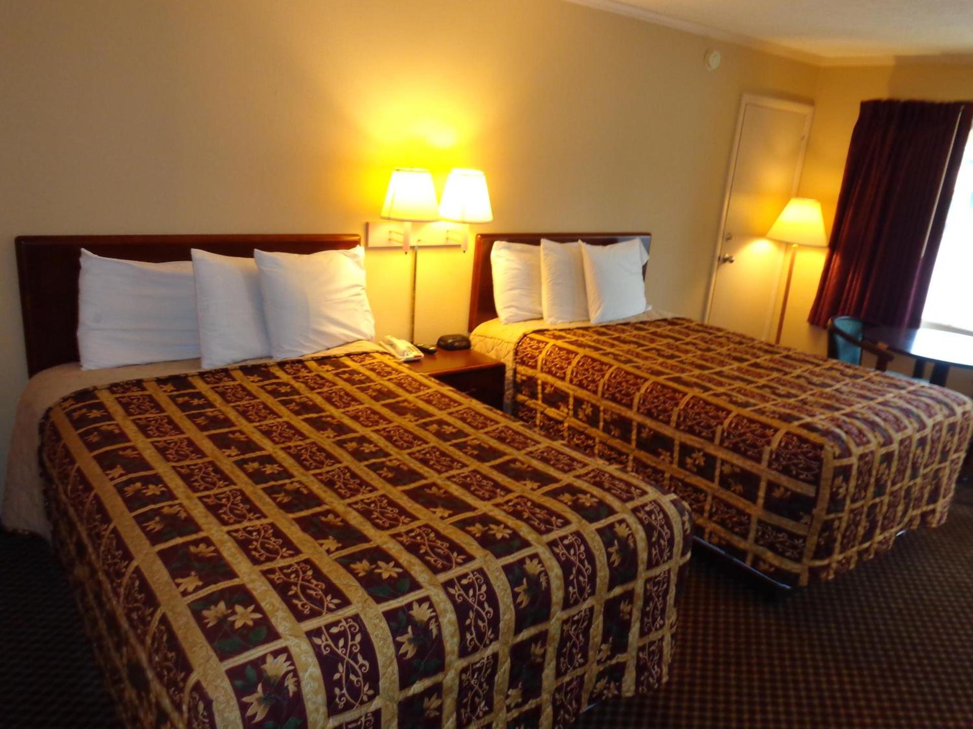 Travelodge by Wyndham Ridgeway Martinsville Area photo 20