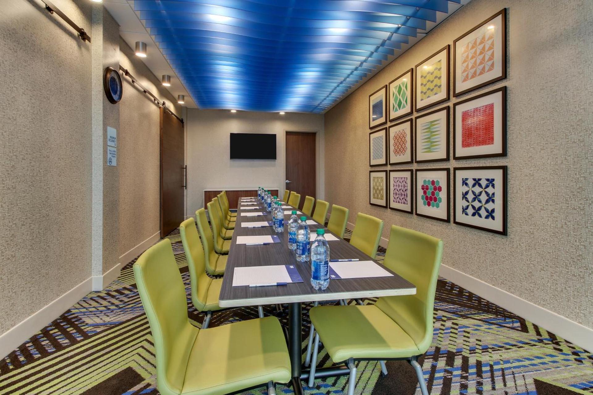 Holiday Inn Express & Suites - Nashville MetroCenter Downtown by IHG photo 60