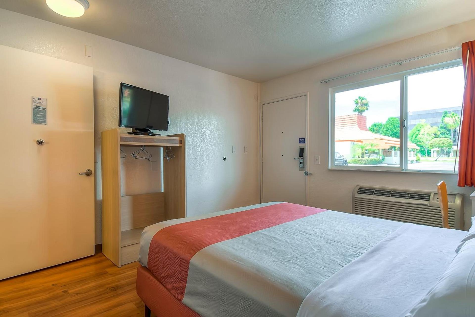 Motel 6-Westminster, CA - South - Long Beach Area photo 10
