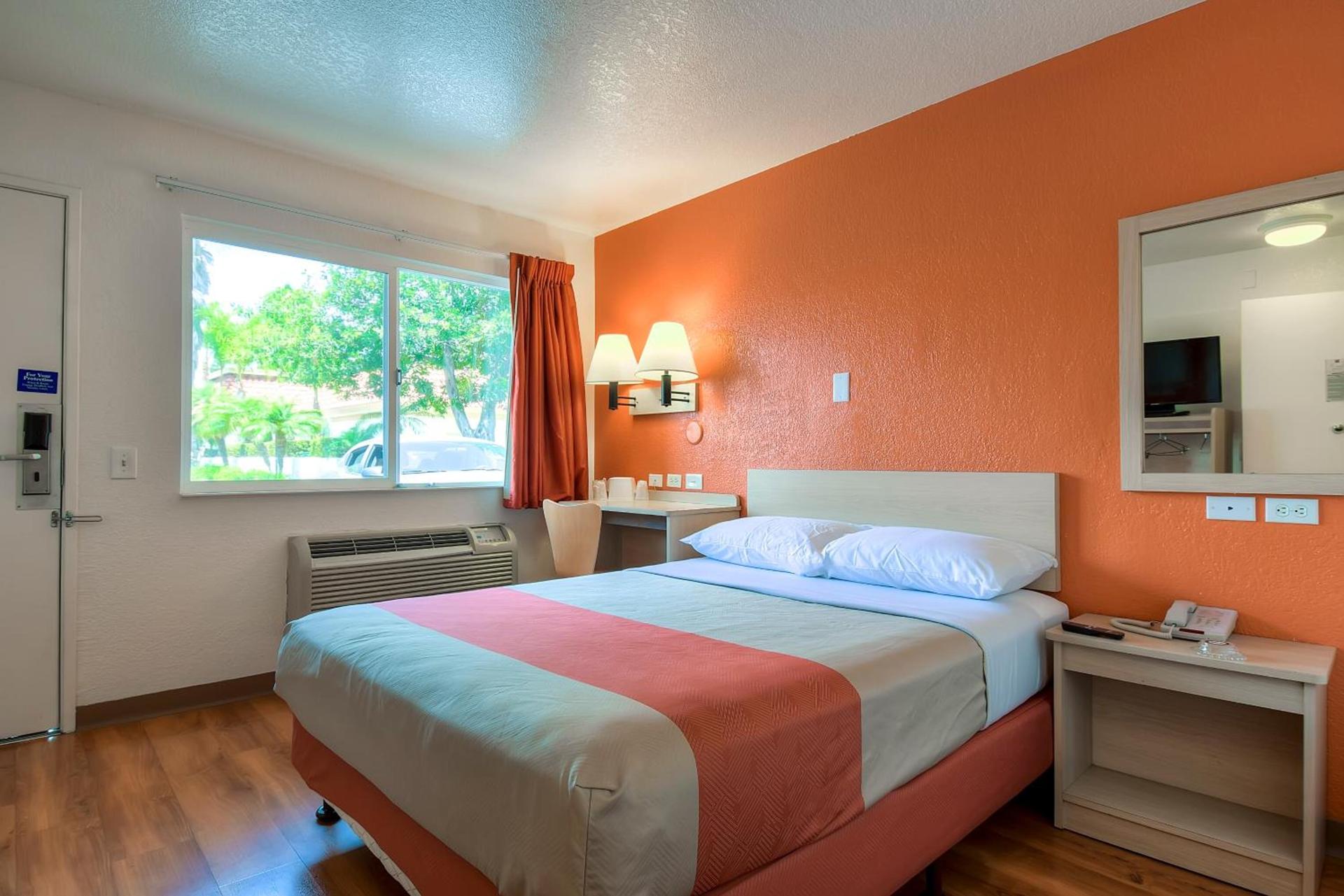 Motel 6-Westminster, CA - South - Long Beach Area photo 31