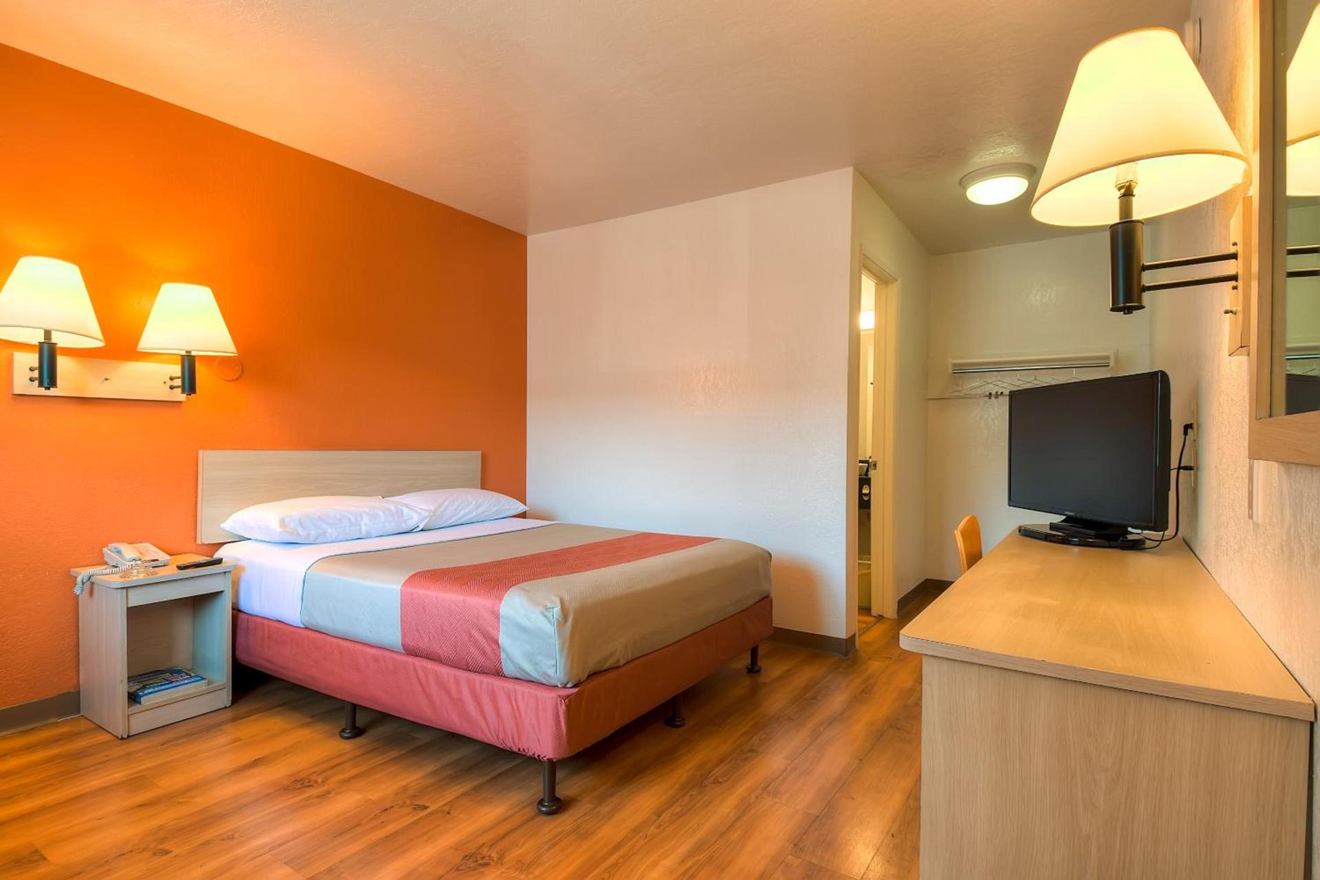 Motel 6-Westminster, CA - South - Long Beach Area photo 14
