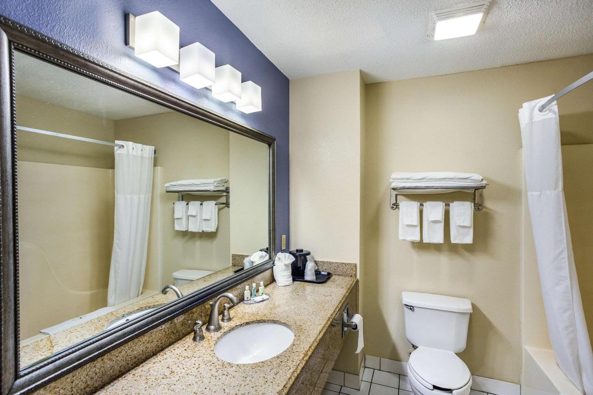 Quality Inn Charleston South photo 24